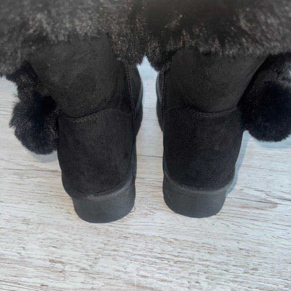 Faux Fur Lined Pom Pom Platform Ankle Booties Black Winter Boots Size 9 - Picture 3 of 14